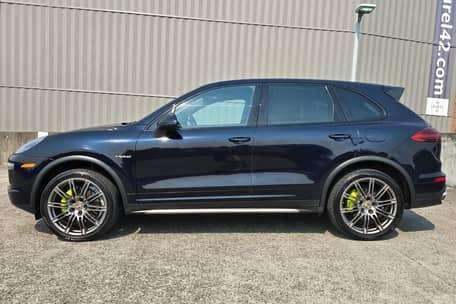 Black 2016 Porsche Cayenne Cayenne S E-Hybrid