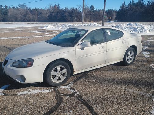 White 2008 Pontiac Grand Prix Base