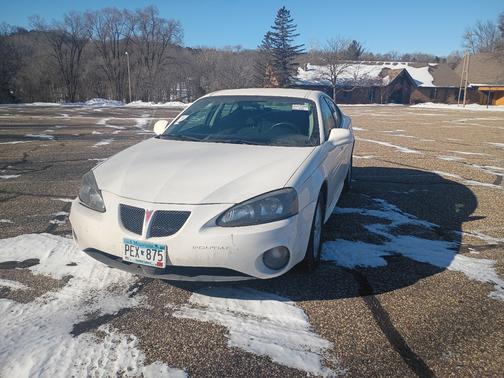 White 2008 Pontiac Grand Prix Base