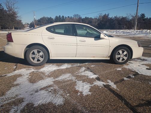 White 2008 Pontiac Grand Prix Base