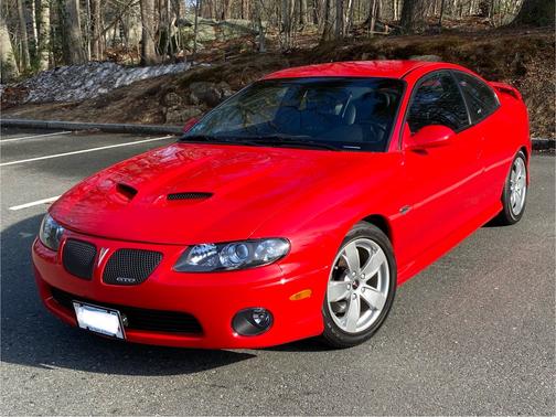 Red 2005 Pontiac GTO Base