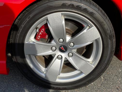 Red 2005 Pontiac GTO Base