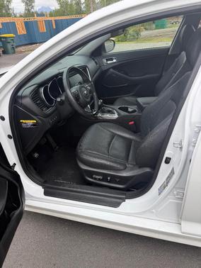White 2015 Kia Optima EX