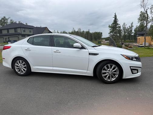 White 2015 Kia Optima EX