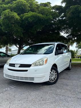 2005 Toyota Sienna CE
