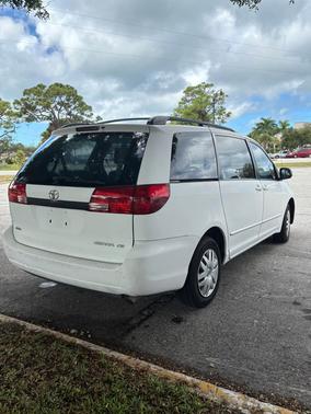 2005 Toyota Sienna CE