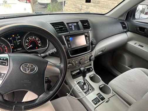 2013 Toyota Highlander Base