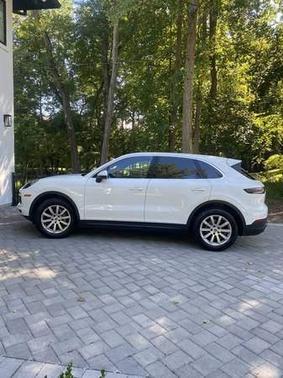 White 2019 Porsche Cayenne Cayenne