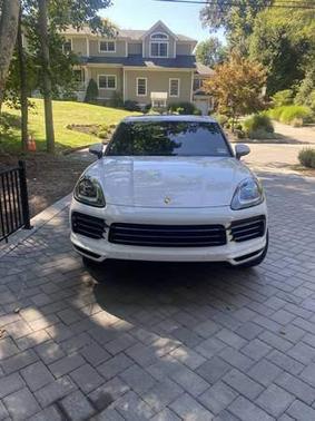 White 2019 Porsche Cayenne Cayenne