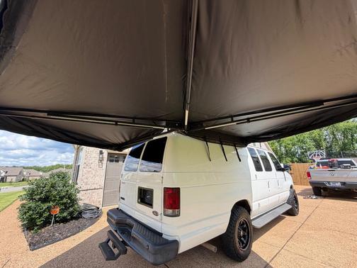 White 2008 Ford E150 Base
