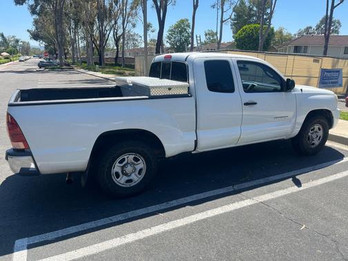 White 2006 Toyota Tacoma Access Cab