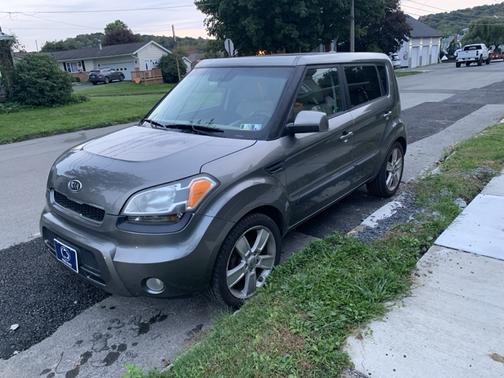 Gray 2011 Kia Soul !