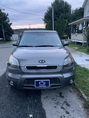 Gray 2011 Kia Soul !