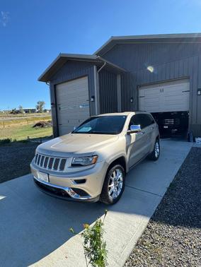 Gold 2014 Jeep Grand Cherokee Summit