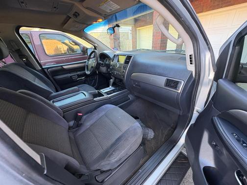 Silver 2009 Nissan Armada SE