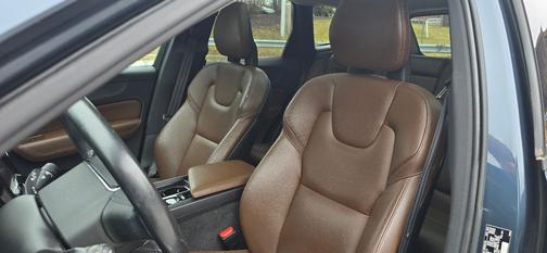 2018 Volvo XC60 T6 Momentum