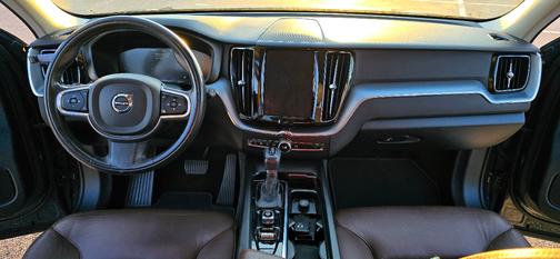 2018 Volvo XC60 T6 Momentum