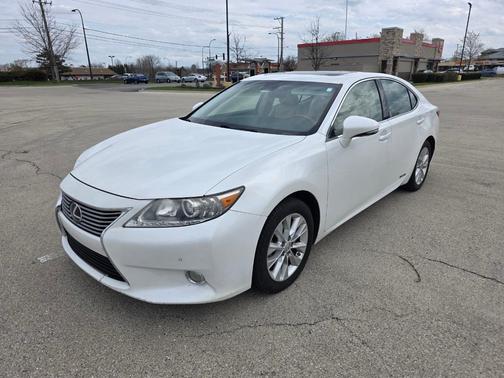 White 2013 Lexus ES 300h Base