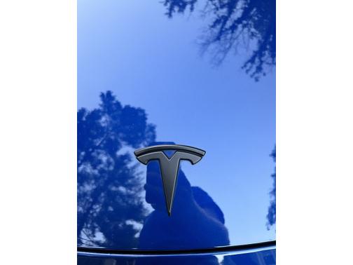 Photo 2 of 19 of 2021 Tesla Model Y Long Range