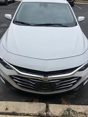 White 2025 Chevrolet Malibu 1LS