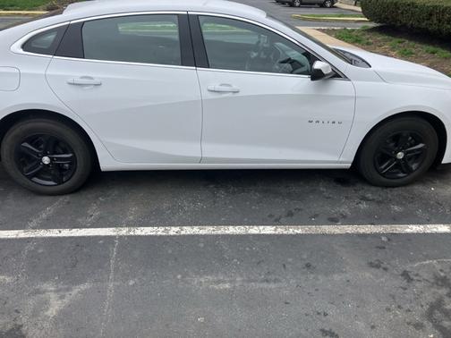 White 2025 Chevrolet Malibu 1LS