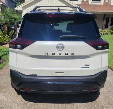 White 2023 Nissan Rogue SV