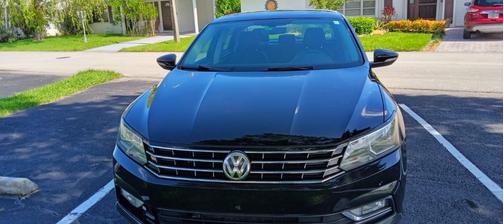 Black 2016 Volkswagen Passat 1.8T SE