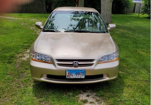 Gold 2000 Honda Accord SE