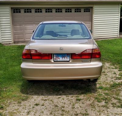 Gold 2000 Honda Accord SE