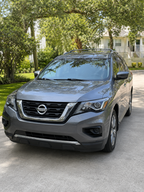 Gray 2019 Nissan Pathfinder S