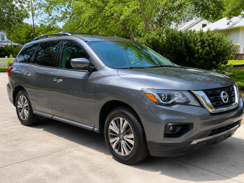Gray 2019 Nissan Pathfinder S