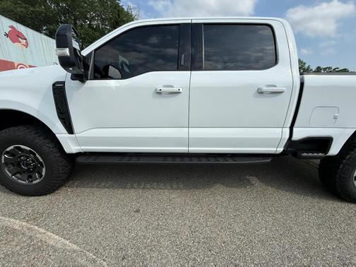 White 2024 Ford F-250 Lariat