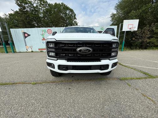 White 2024 Ford F-250 Lariat