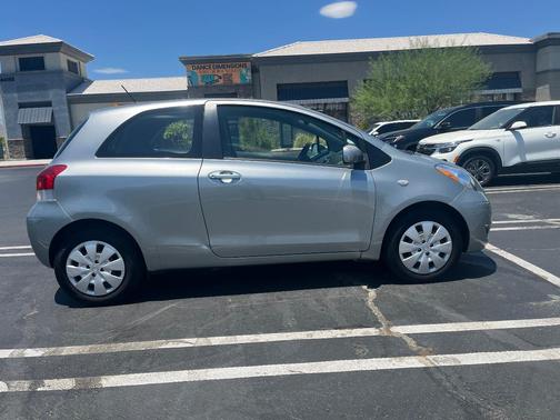 Gray 2009 Toyota Yaris Base