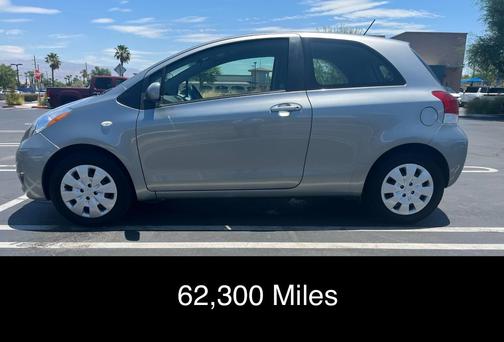 Gray 2009 Toyota Yaris Base