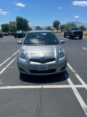 Gray 2009 Toyota Yaris Base
