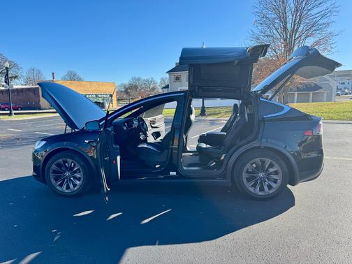 2018 Tesla Model X 75D