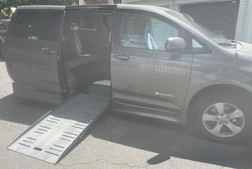 2011 Toyota Sienna LE