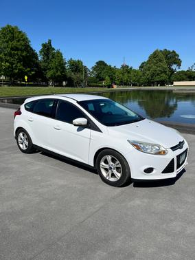 White 2014 Ford Focus SE