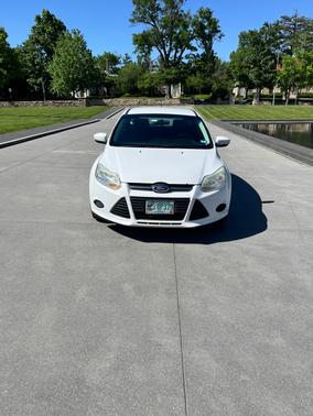 White 2014 Ford Focus SE