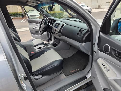 Silver 2007 Toyota Tacoma PreRunner Double Cab