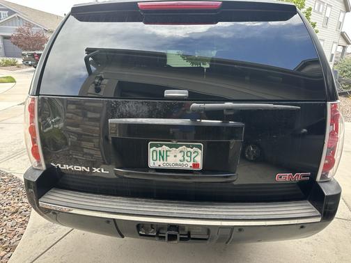 Black 2007 GMC Yukon XL Denali