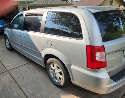 2012 Chrysler Town & Country Touring