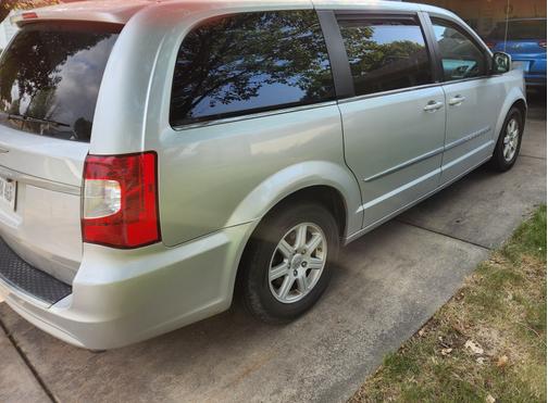 2012 Chrysler Town & Country Touring
