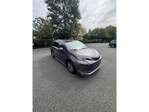 2021 Toyota Sienna XLE 7 Passenger