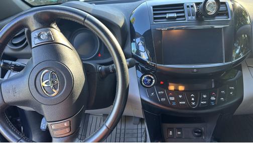 2014 Toyota RAV4 EV Base