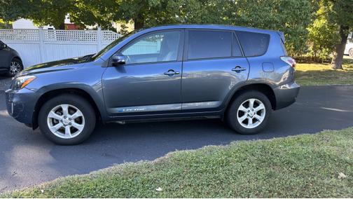 2014 Toyota RAV4 EV Base