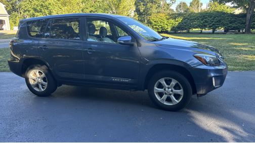 2014 Toyota RAV4 EV Base