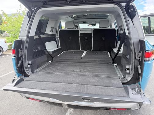 Blue 2025 Rivian R1S Adventure Dual-Motor Large Pack