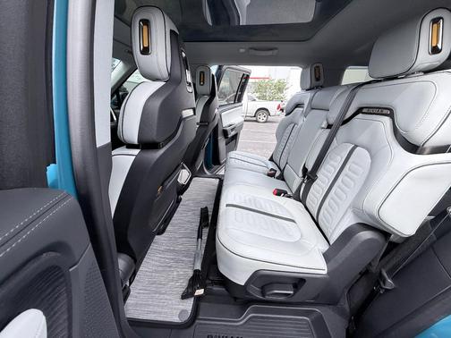 Blue 2025 Rivian R1S Adventure Dual-Motor Large Pack